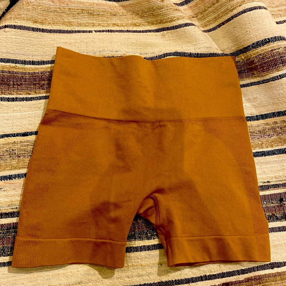 NWOT SET ACTIVE Shorts